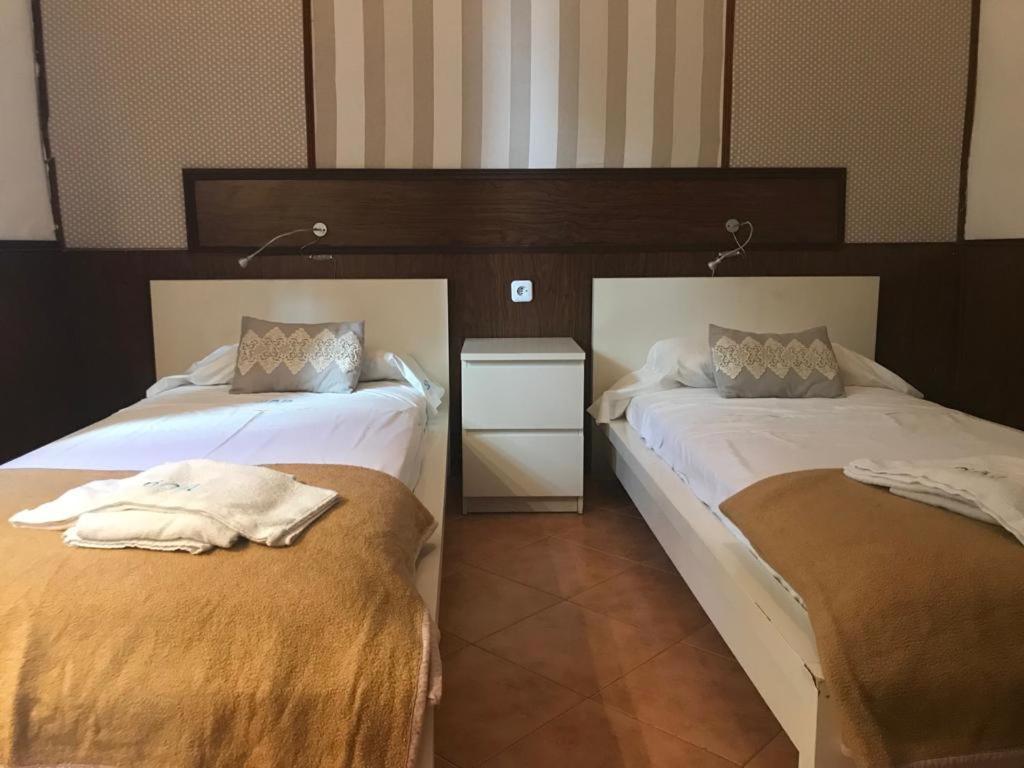 קורדובה Seneca Hostel מראה חיצוני תמונה